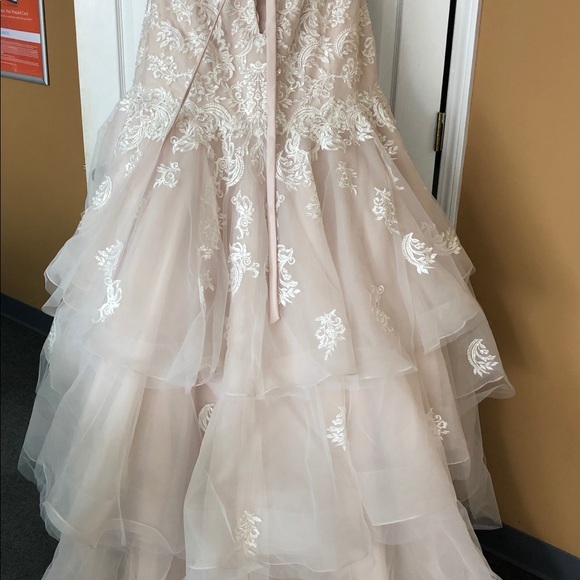 Brand new Stella York wedding gown - Picture 3 of 5